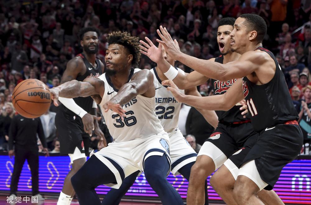 足球比赛的 足球比赛的