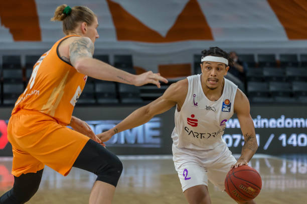 动也为球队 动也为球队